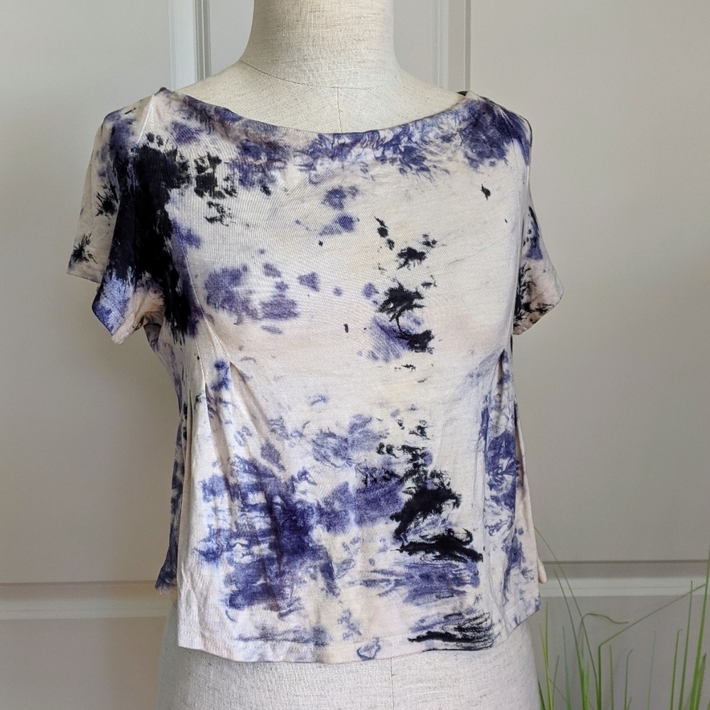 RAGA Tie Dye Top Cropped Bateau Cowl Cap Sleeve Stretch Knit White Blue M NWT